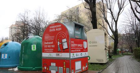 Bielsko-Biała. Czerwone pojemniki czekają na elektryczne śmieci. Będzie więcej