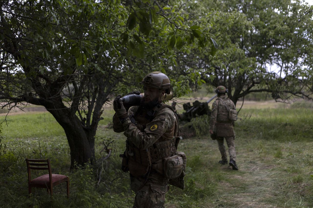 Russian forces claim capture of strategic Ukrainian villages amid conflict