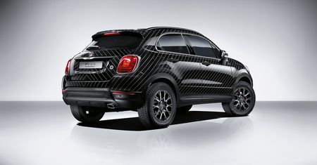 Fiat 500X Black Tie Garage Italia Customs - w garniturze w paski