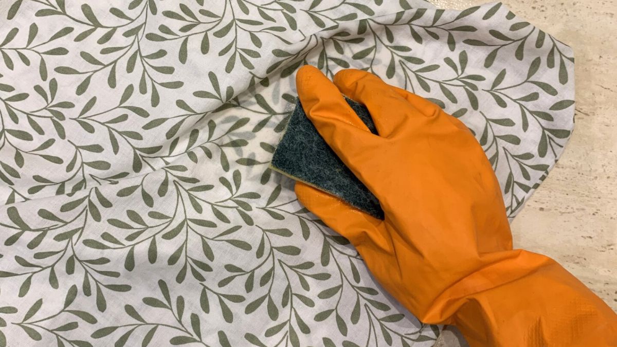 Tłuste plamy na obrusie nie będą już problemem.