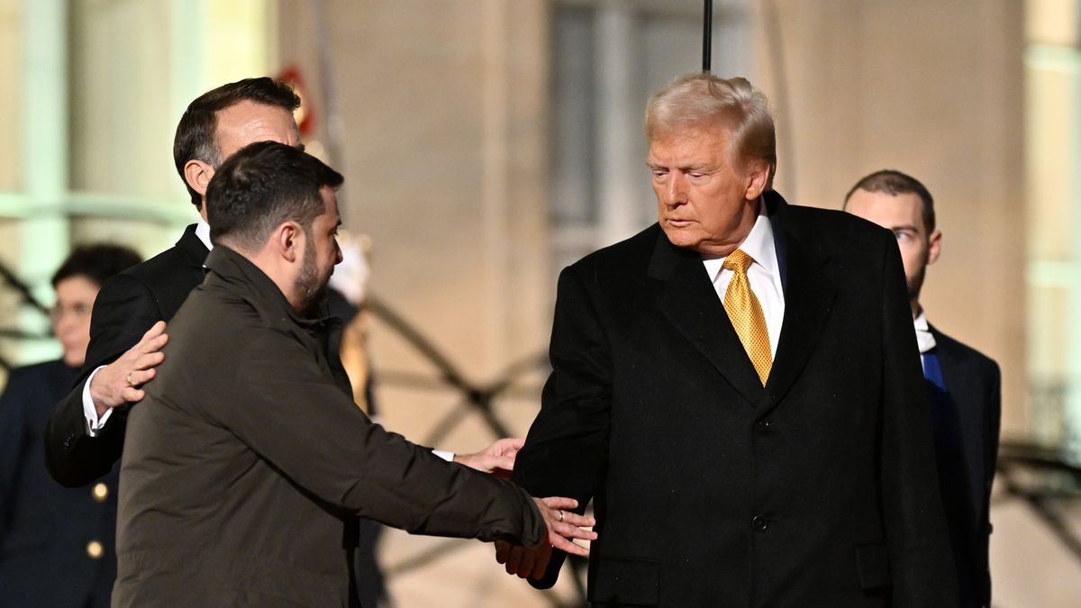 Macron meets with Trump and Zelenskyy in Paris
PARIS, FRANCE - DECEMBER 07: French President Emmanuel Macron (C), President-elect Donald Trump (R) and Ukraine's President Volodymyr Zelenskyy (L) leave after their meeting at the Elysee Palace in Paris, France on December 07, 2024. (Photo by Mustafa Yalcin/Anadolu via Getty Images)
Anadolu
official, political, paris, meet, politic