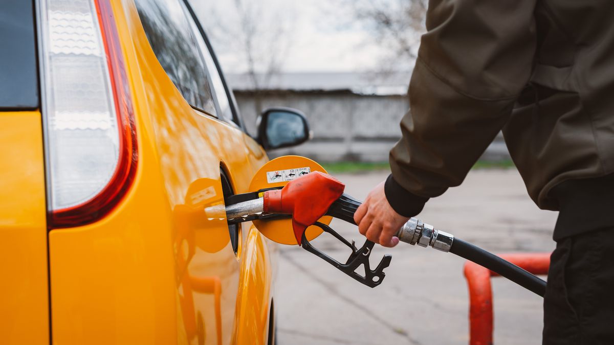 Skąd "pistolet" dystrybutora paliw wie, że ma się wyłączyć? To odkrycie sprzed ponad dwóch wieków