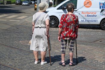 Brak etatu nie oznacza braku emerytury. Oto warunki