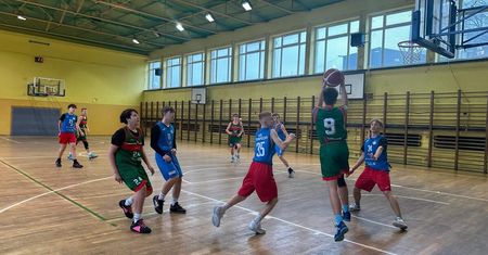 Koszykarskie starcia młodzieżowych drużyn Lublinianki – sukcesy i porażki