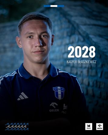 Wisła Płock stawia na wychowanka. Kacper Błaszkiewicz podpisał nową umowę