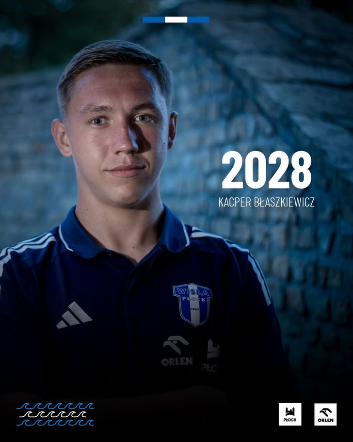 Wisła Płock stawia na wychowanka. Kacper Błaszkiewicz podpisał nową umowę