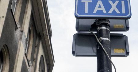 Warszawa. Protest związkowców MPT. Okleją samochody