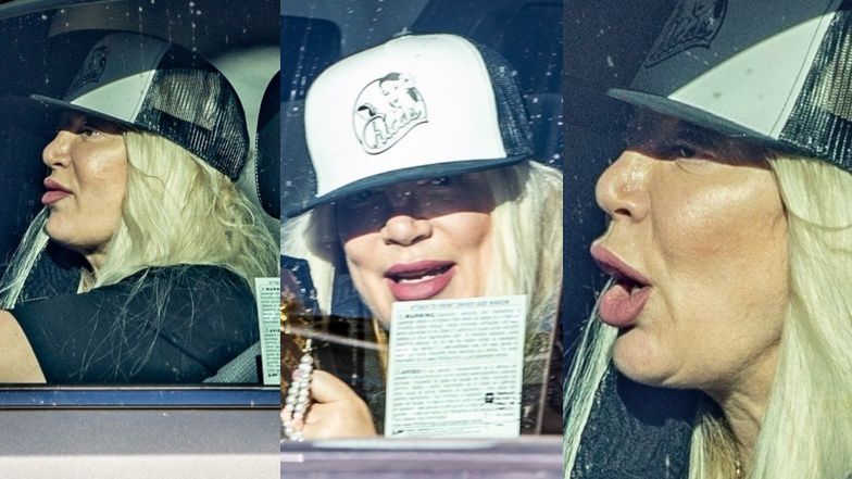 Tori Spelling strzela groźne miny