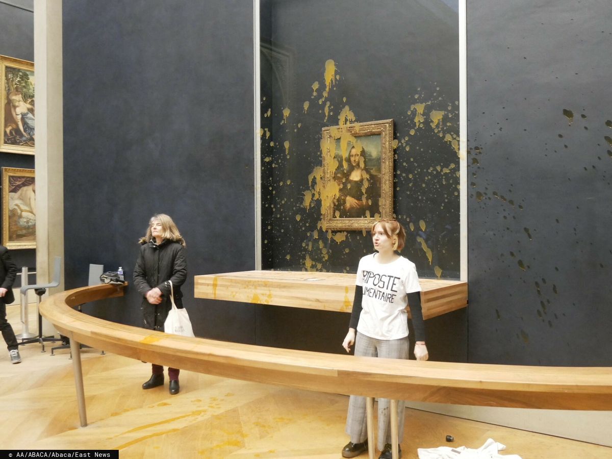 Aktywistki wylały zupę na szybę chroniącą "Mona Lisę" 
