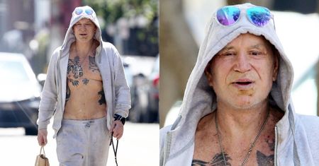 Smutny widok: 73-letni Mickey Rourke i jego nagi tors snują się ulicami Los Angeles (FOTO)