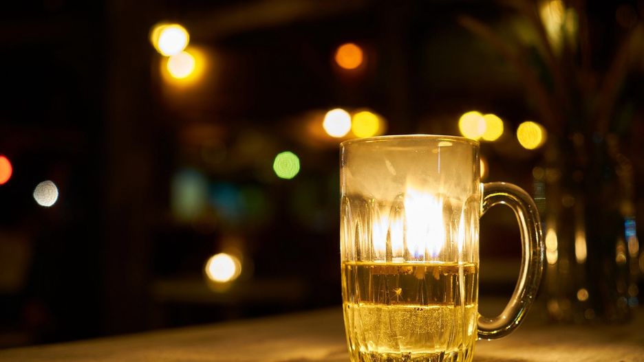 Jechał pijany, bez prawa jazdy, z trójką dzieci i nietrzeźwą żoną