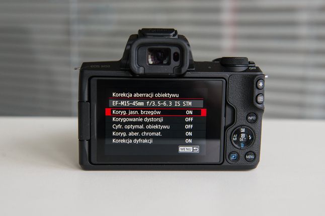 Canon EOS M50 nowe możliwości korekcji wad optycznych obiektywów