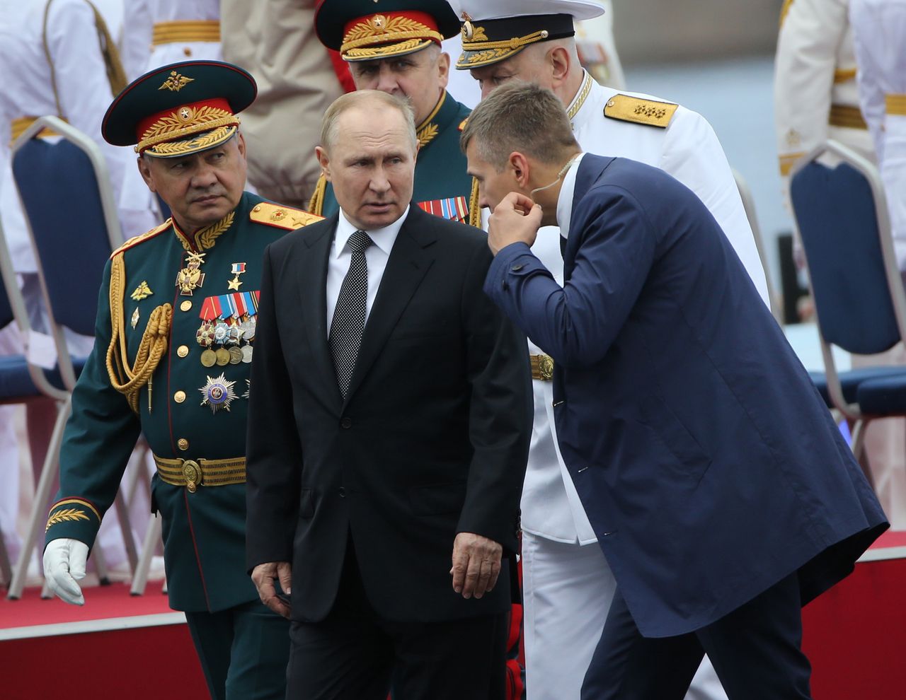 Wojna między ludźmi Putina. Wyciekły tajne informacje [RELACJA NA ŻYWO]