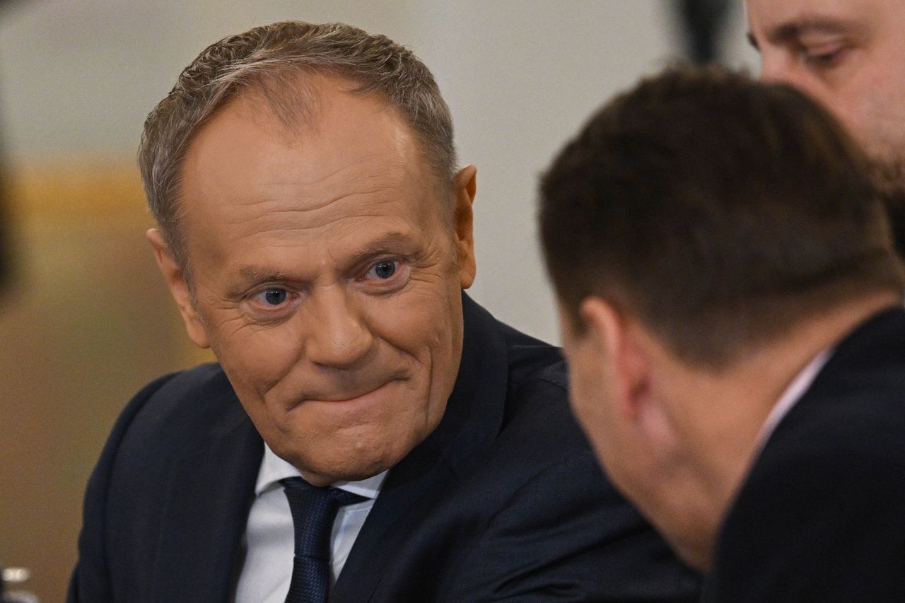 Tusk wyszedł z RBN przed końcem. Media podają powód