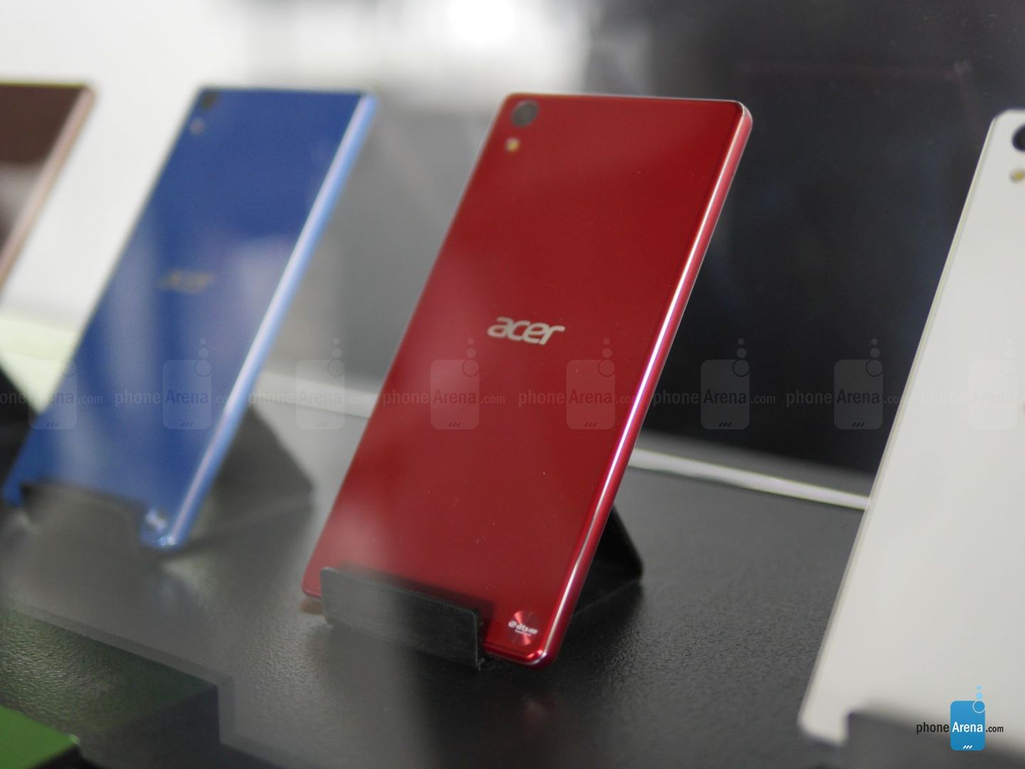 Liquid X2 z pojemną baterią  i opaski Leap Fit, Active i Curve - oto nowości Acera 10