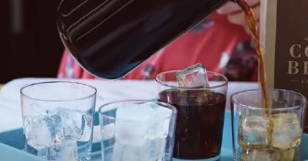 Przepis na domową cold brew. W kawiarni słono zapłacisz, a przepis jest banalny