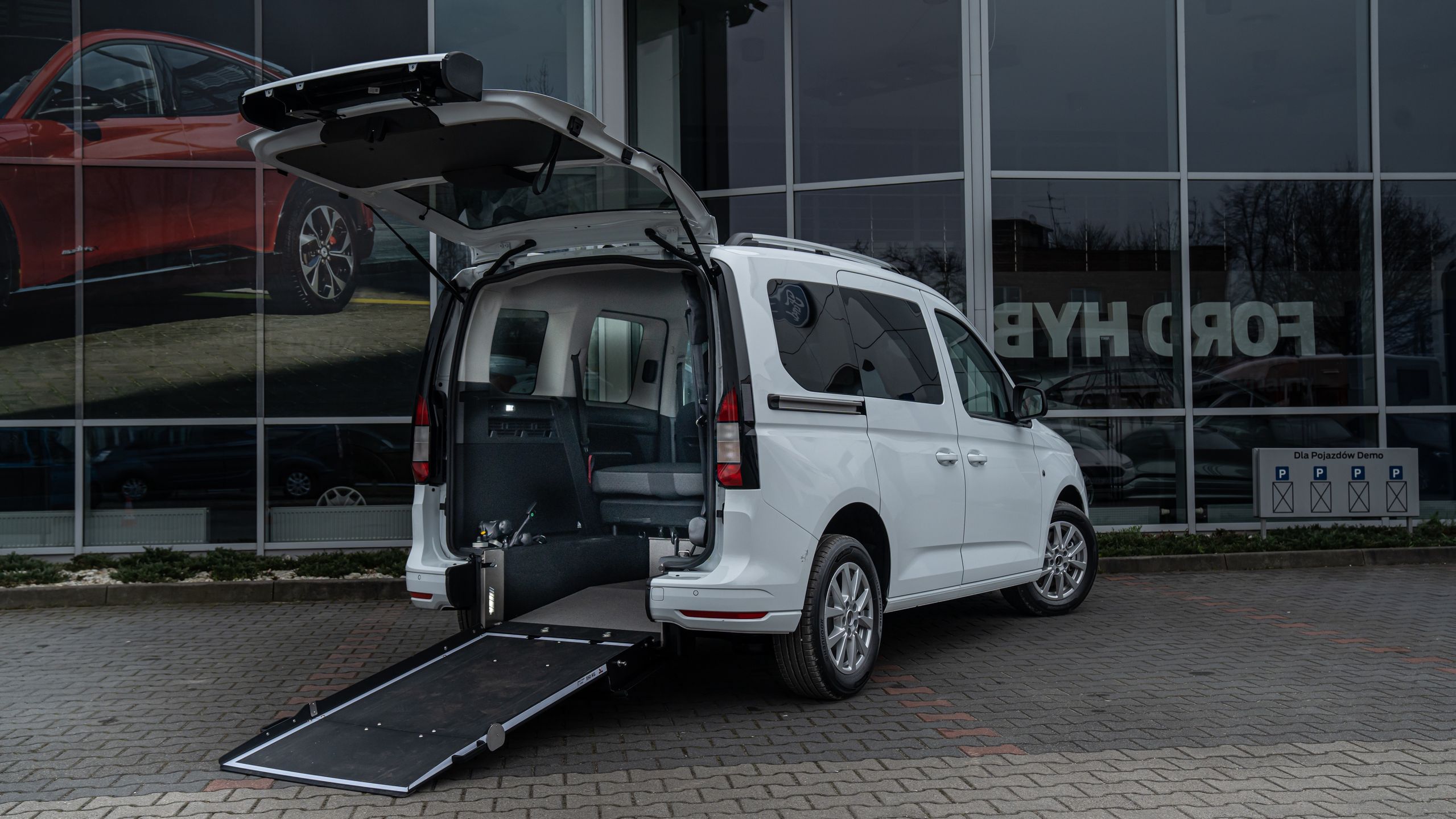 Ford Tourneo Connect do przewozu osób na wózku inwalidzkim