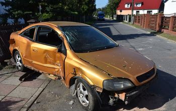 Zielona Góra: Pijana 19-latka Oplem uderzyła w ogrodzenie domu