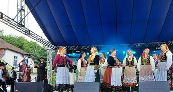 Mogilany: "Majówka w Mogilańskim Dworze"
