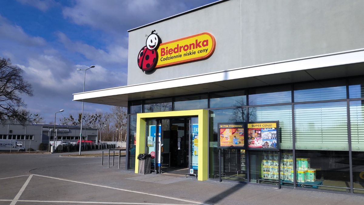 Biedronka zwraca pieniądze 