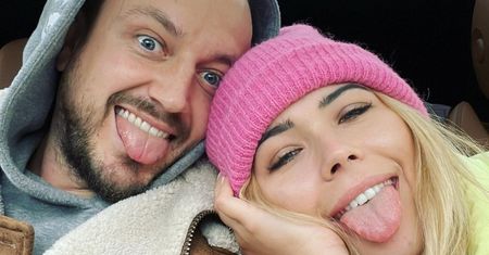 Zapatrzeni w siebie Sandra Kubicka i Baron MIGDALĄ SIĘ na egzotycznych wakacjach. Tęskniliście? (ZDJĘCIA)