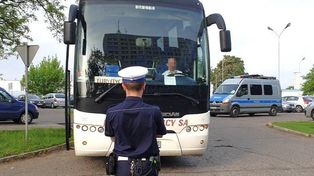 Inowrocław: Policjanci zatrzymali dowód rejestracyjny autokaru