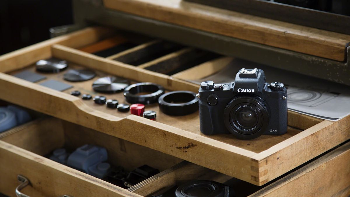 Canon G1X Mark III - aparat kompaktowy z matrycą w rozmiarze APS-C i AF jak w lustrzance 1