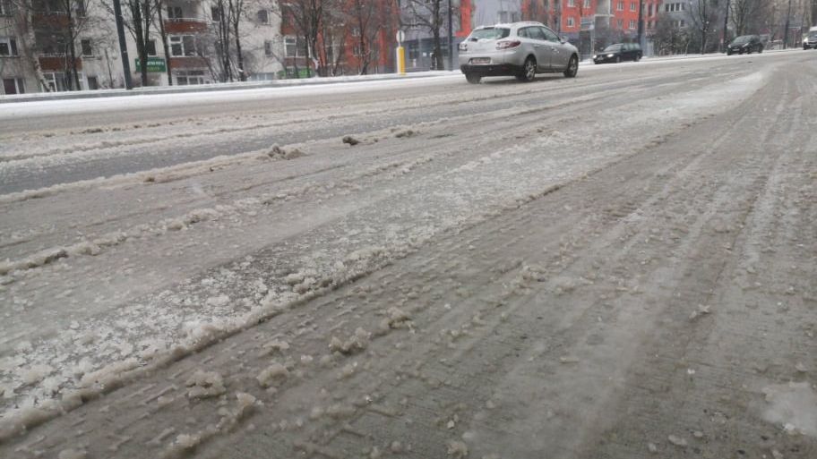 Błoto pośniegowe na ulicach Lublina