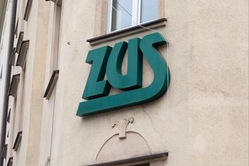 Polacy wpłacili setki miliardów m.in. na emerytury. ZUS podał kwotę