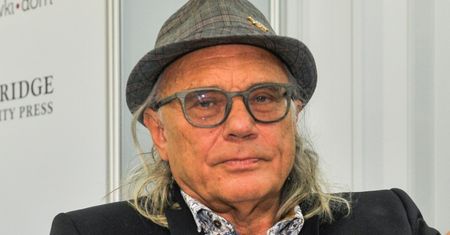 Kamil Sipowicz ROZWIÓDŁ SIĘ z młodszą o 30 lat żoną. Kobieta zdradza kulisy małżeństwa: "Zdrady, nielojalność, kłamstwa"