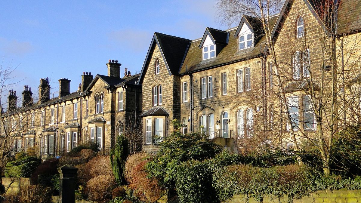 Domy z większą ilością zieleni są teraz w cenie.