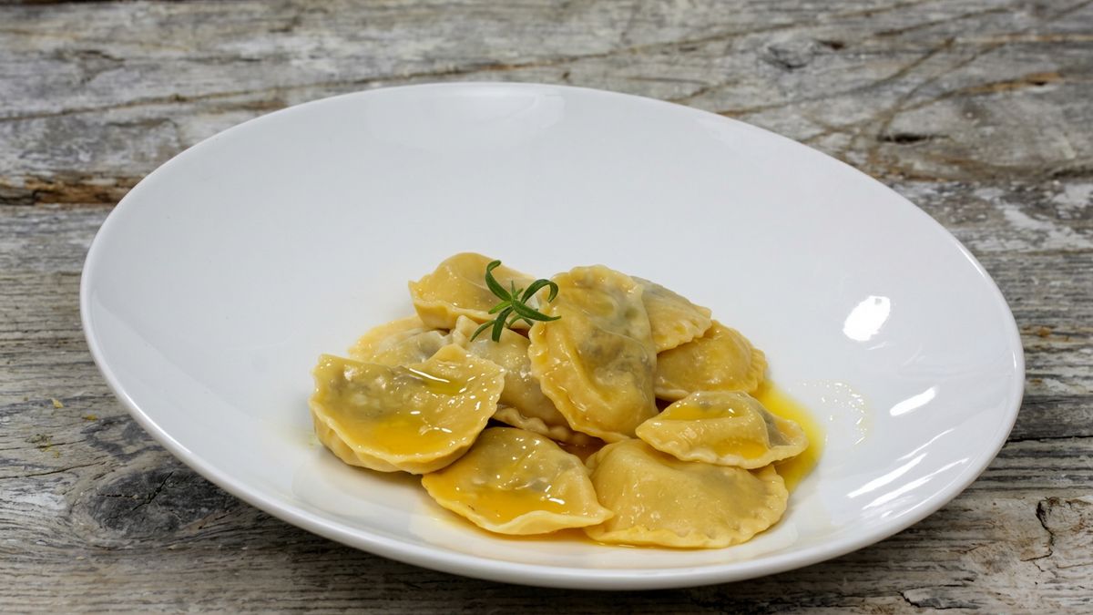 Pierogi z farszem z ogonów wołowych