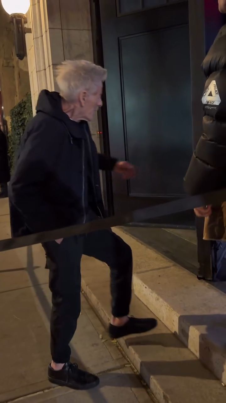 Calvin Klein z chłopakiem w drodze na modowy event