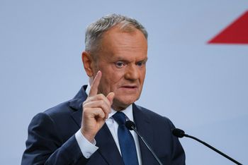 "Chyba że coś się zmieniło". Tusk odpowiada na nową strategię Trumpa
