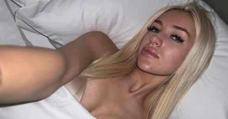 Caroline Derpienski "tłumaczy się" z fotek z polskimi celebrytami: "Jestem w miejscu, o którym warszawskie sławy mogą POMARZYĆ"