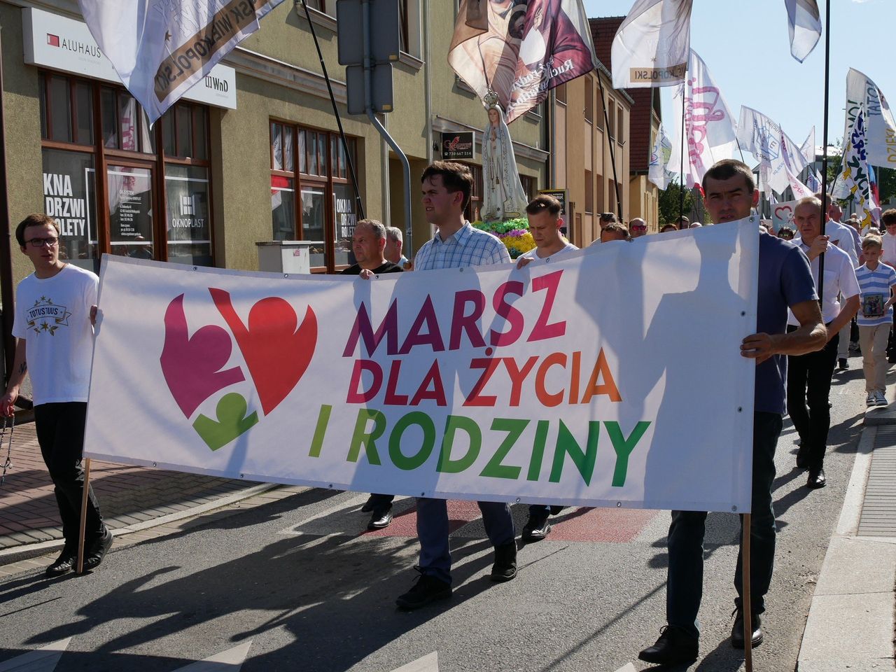 Grodzisk Wielkopolski: Ulicami przeszedł "Marsz dla Życia i Rodziny"