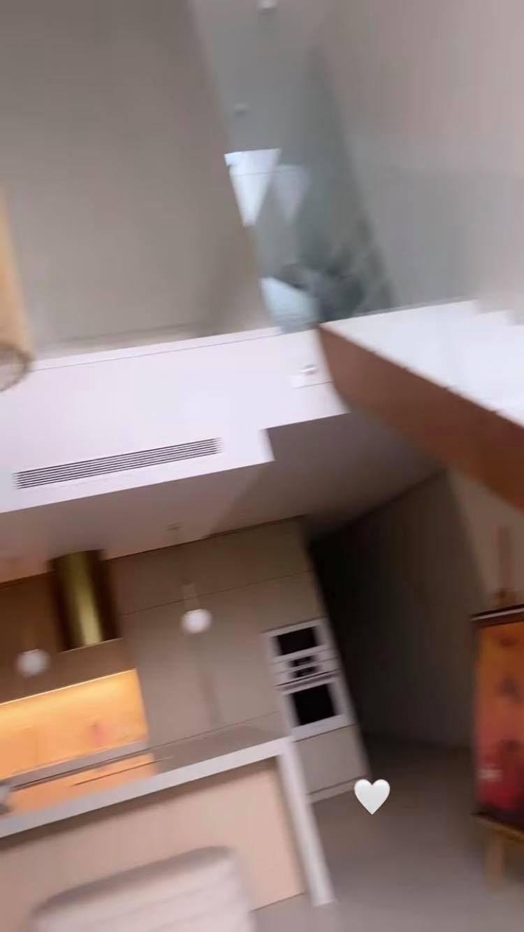 Julia Wieniawa demonstruje swoje nowe mieszkanie