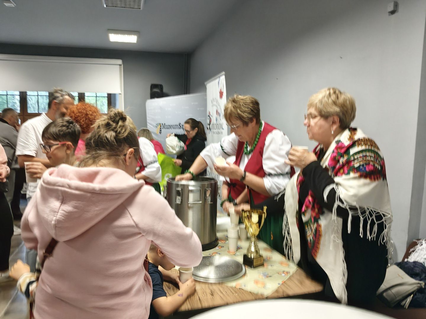 Kliknij w strzałkę, aby zobaczyć następne zdjęcie -&gt;