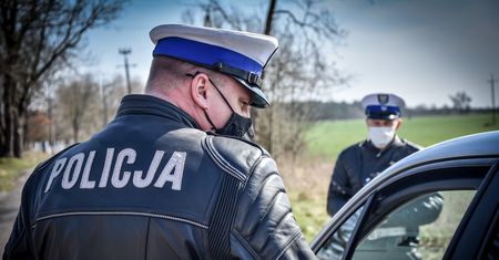 Jechał prawie 200 km/h w zabudowanym. O mandacie mógł jedynie pomarzyć