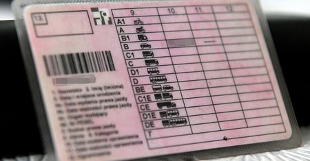 Mazowieckie. Obcokrajowiec miał podrobione prawo jazdy. Kupił je za 300 euro
