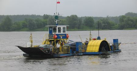 Wisła wciąż bardzo niska. Prom w Nieszawie nie kursuje