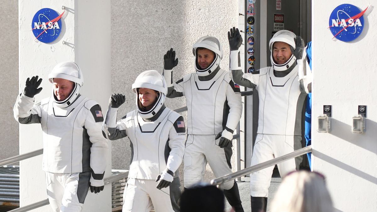 Członkowie misji Crew-11 