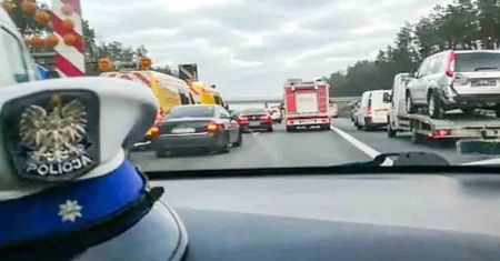 Wyścig z czasem na A2. Zablokowali korytarz życia