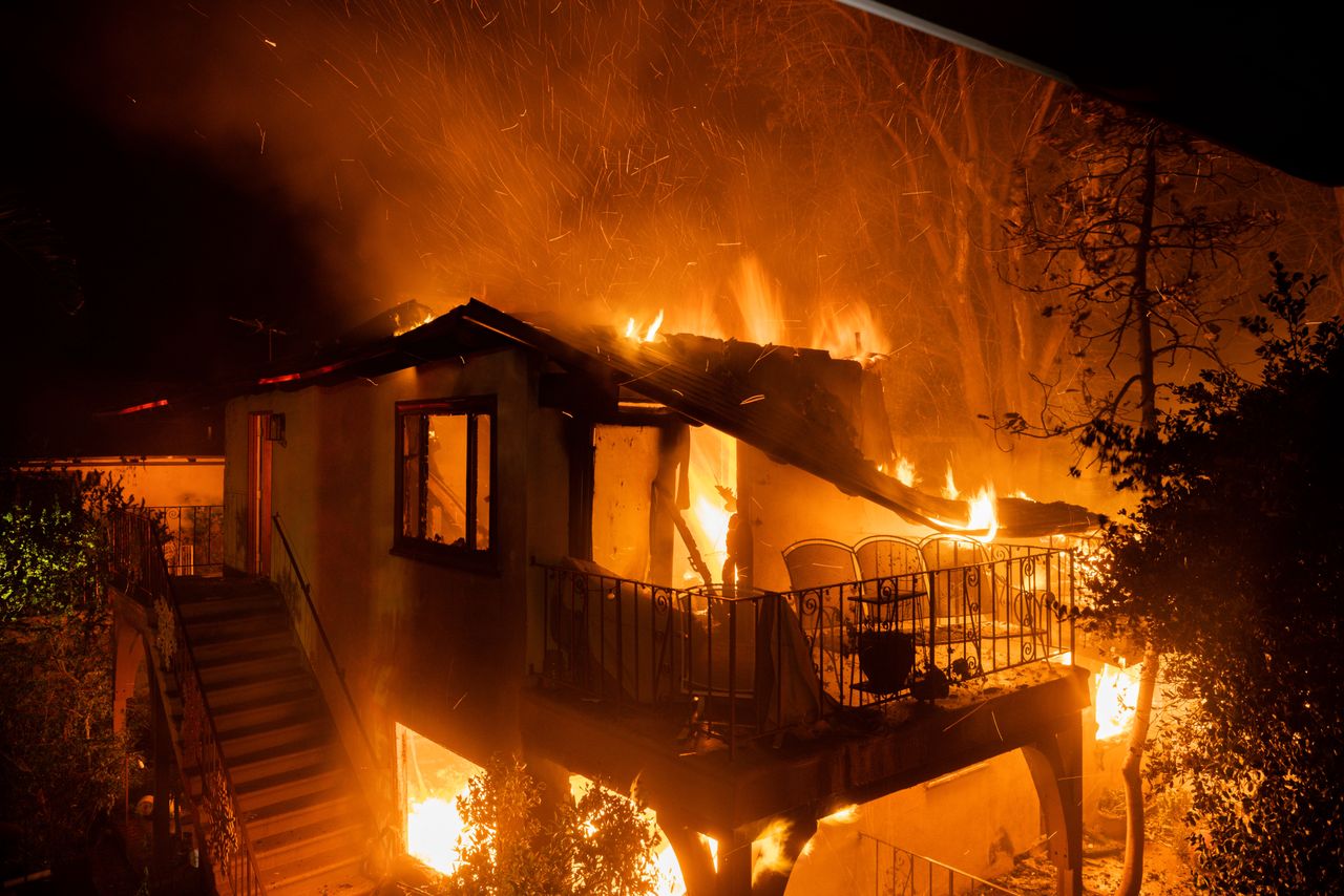 Brände verwüsten Los Angeles: Pacific Palisades ausgelöscht