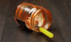 Brudne słoiki wyrzucaj do tego kosza. Wielu popełnia błąd