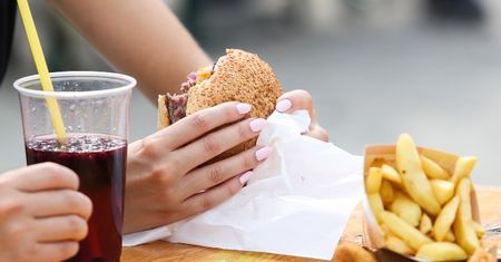 Internautka pokazała PARAGON GROZY znad polskiego morza. Cena za dwie zapiekanki i colę ZWALA Z NÓG