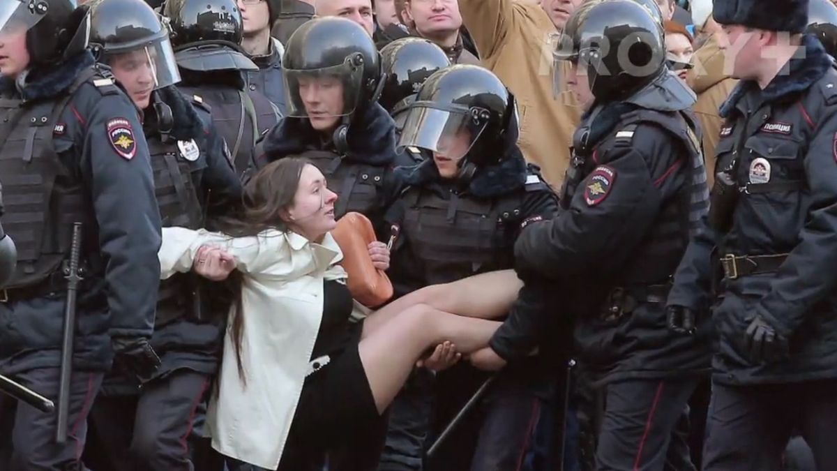 Na zdjęciu Olga, jedna z bohaterek filmu dokumentalnego "Rosja kontra Rosja"