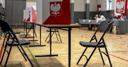 Wybory do PE: skandal na Mazurach. Pijany mąż zaufania w komisji wyborczej