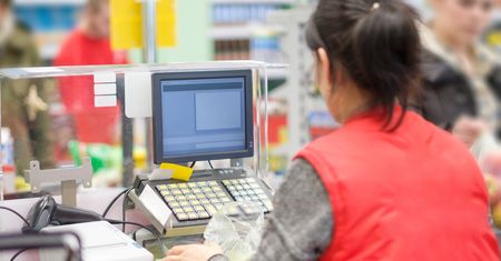 Małe sklepy na skraju. Sprzedaż jednego produktu wyciąga je z opresji