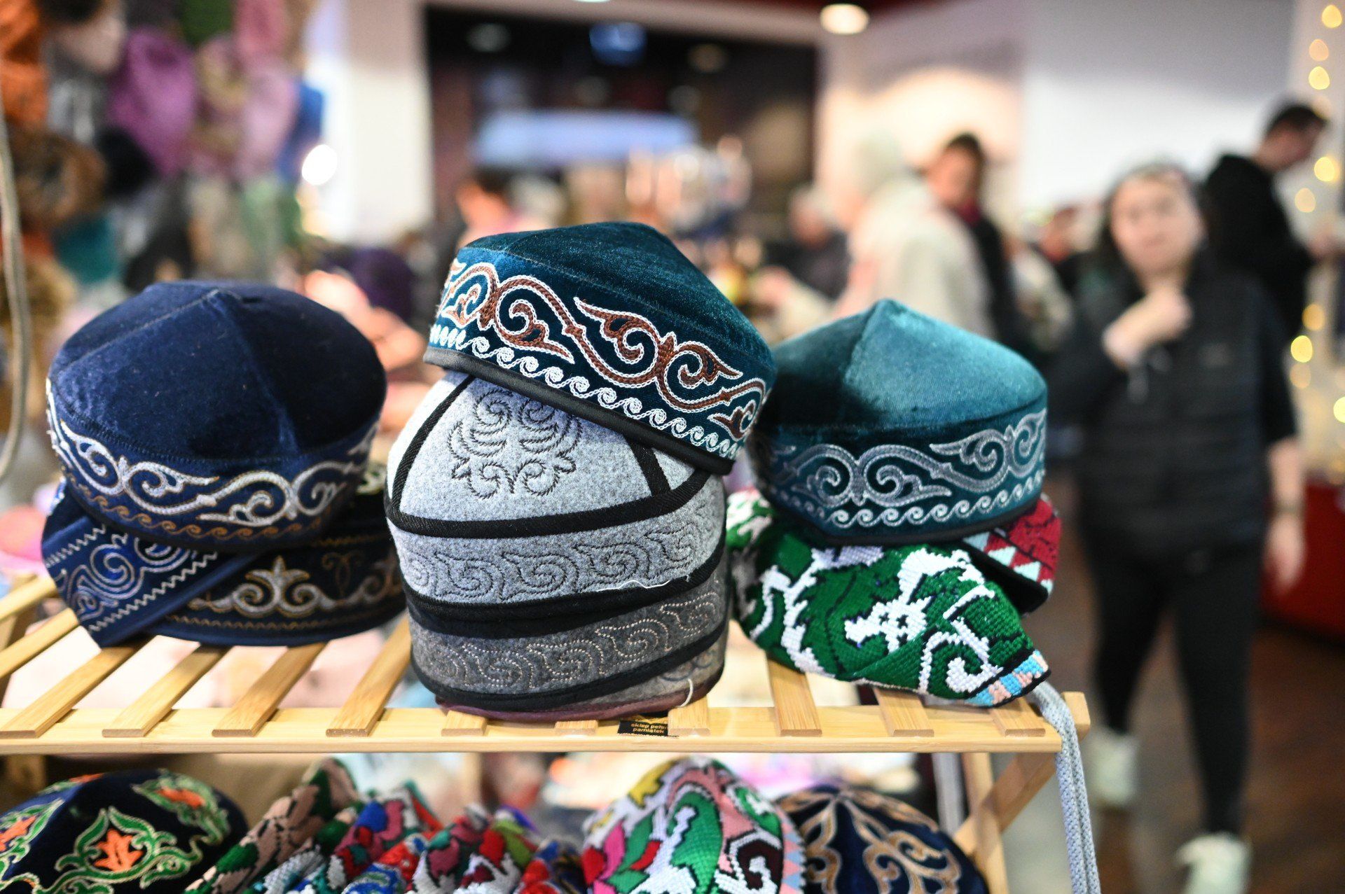 Bazar w Muzeum Azji i Pacyfiku to okazja dla wszystkich, którzy szukają niepowtarzalnych prezentów.